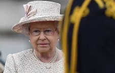 ملکه بریتانیا زنده به گور شد!