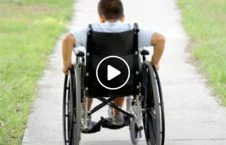 ویدیو/ با کمک این وسیله معلولان می توانند راه بروند!