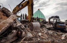 زلزله اندونزیا7 226x145 - افزایش شمار قربانیان زلزله و سونامی در اندونزیا
