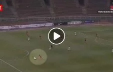 ویدیو/ حرکات غیر ورزشی بازیکنان فوتبال امارات و مالیزیا