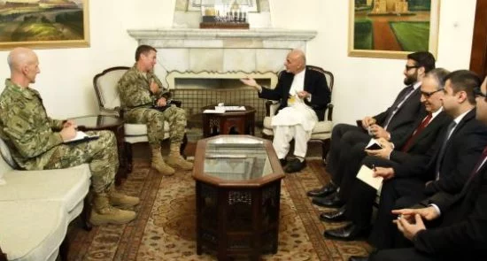 دیدار رییس‌جمهور غنی با قوماندان جدید مأموریت حمایت قاطع در افغانستان