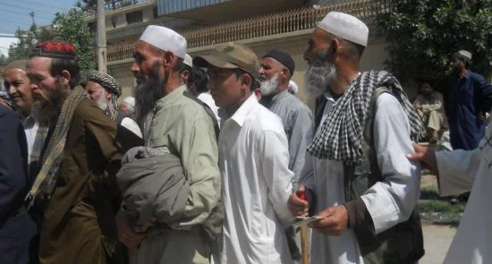 وضع محدودیت های جدید برای مهاجران افغان در پاکستان