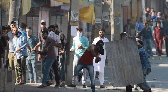 وقوع درگیری میان پولیس هند و معترضان در کشمیر