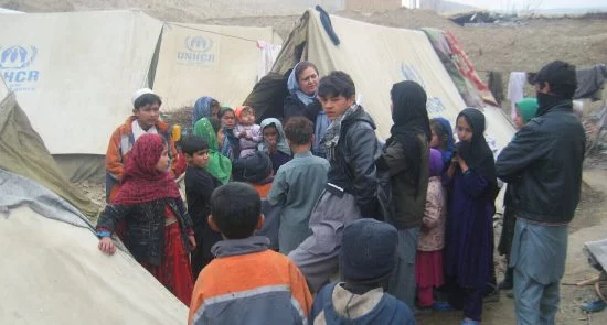 توزیع کمک های نقدی برای ۴۰۰ خانواده بی‌جا شده در ولایت جوزجان