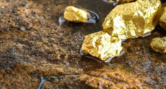 استخراج و قاچاق معادن طلای هلمند توسط پاکستانی‌ها