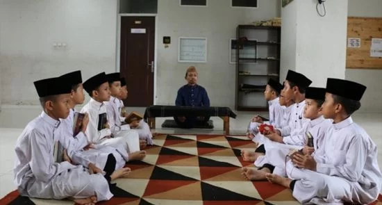 ترویج افراط گرایی مذهبی توسط معلمان در اندونزیا