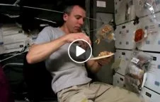 ویدیو/ مشکلات غذاخوردن در فضا