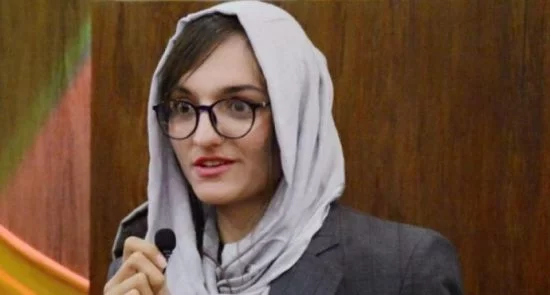 اولین شاروال زن افغانستان در انتظار ترور خود می باشد!
