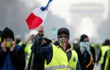 تصاویر/ تجمع واسکت زردهای فرانسوی در سرک ها