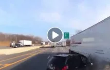 ویدیو/ حادثه وحشتناک راننده گی در ایندیانای امریکا
