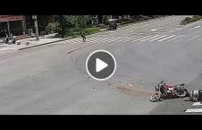 ویدیو/ رفتار عجیب دریور لاری پس از تصادف!