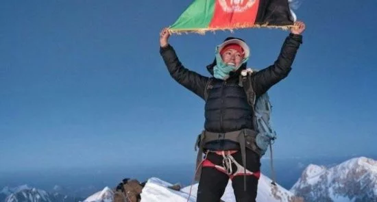 اولین دختر افغان بر بالای بلندترین قله افغانستان