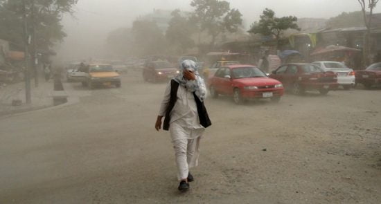 آلوده گی هوا 550x295 - افزایش نگرانی ها از خطرات ناشی از آلوده گی شدید هوا در کابل