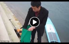 ویدیو/ راهکار باورنکردنی کارمند چینایی برای فرار از ترافیک