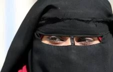 حمله خونین زن داعشی به یک عسکر جوان + تصاویر (18+)