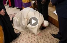 ویدیو/ پاپ پاهای رهبران سودان جنوبی را بوسید!