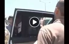 ویدیو/ پاک کاری شیشه های دودی موترها توسط پولیس ملی