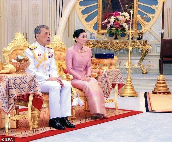 پادشاه تایلند 3 - تصاویر/ مراسم عجیب ازدواج پادشاه تایلند