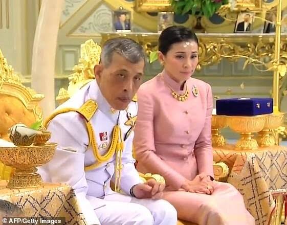 پادشاه تایلند 4 - تصاویر/ مراسم عجیب ازدواج پادشاه تایلند