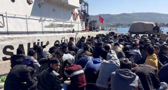 ترکیه مهاجر 550x295 - اخراج بیش از ۲ هزار مهاجر غیر قانونی از ترکیه طی یک هفته