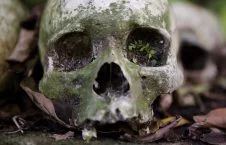 سنت ترسناک قریه نشینان اندونزیا برای مردگان + تصاویر(18+)