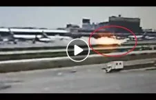 ویدیو/ لحظه آتش گرفتن یک طیاره مسافربری در روسیه