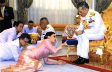 پادشاه تایلند 1 226x145 - تصاویر/ مراسم عجیب ازدواج پادشاه تایلند
