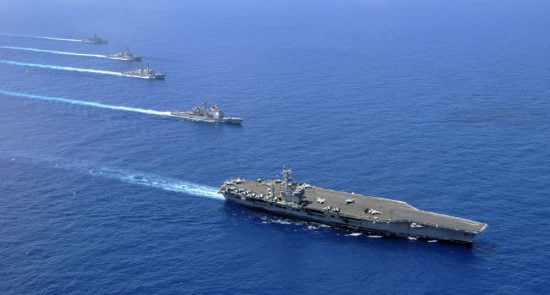 کشتی طیاره بر 550x295 - تهدید ایران با اعزام کشتی طیاره‌بر امریکایی در خاور میانه