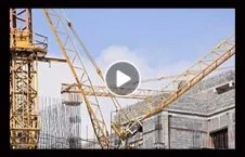 ویدیو/ سقوط جرثقیل بر کارگران در حین کار