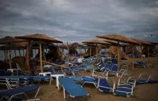 تصاویر/ 100 کشته و زخمی در نتیجه وقوع توفان در یونان