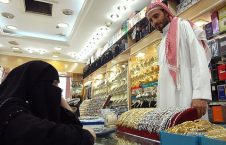 عربستان مارکیت 226x145 - پلان جنجالی دولت سعودی برای باز ماندن مارکیت‌ها هنگام نماز