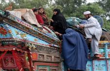 مهاجر 226x145 - توزیع مواد غذایی میان مهاجران رد مرز شده از ایران و پاکستان