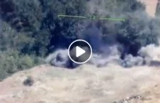ویدیو/ لحظه انهدام یک موتر پر از مواد انفجارى در غزنی