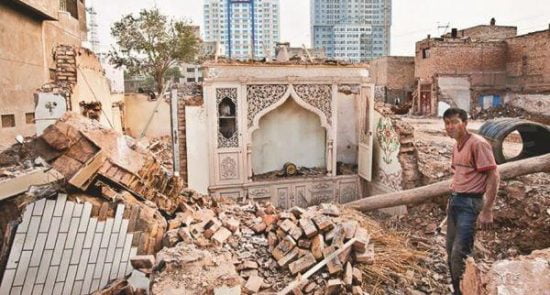 تخریب مساجد 2 550x295 - تخریب مساجد و مکان های مذهبی مسلمانان بدست حکومت چین