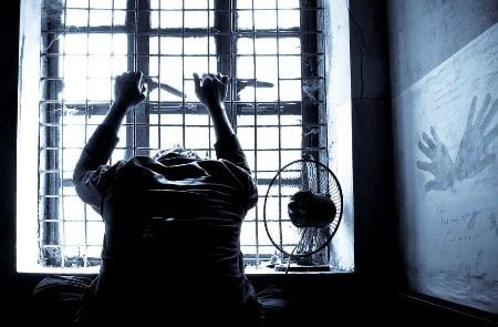 زندان 450x295 - وضعیت اسفناک زندانیان در بحرین