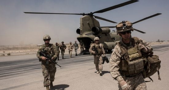 عسکر امریکا 550x295 - اظهار نظر متفاوت عسکر امریکایی درباره خروج قوای خارجی از افغانستان