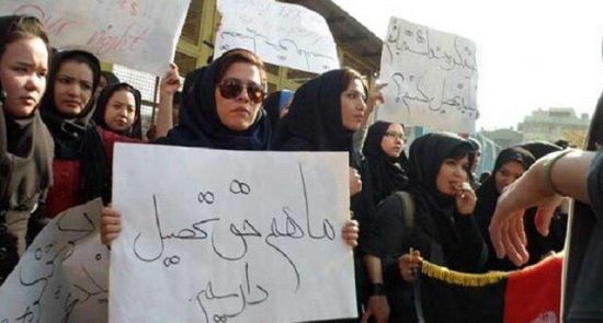 افغان 550x295 - دهها محصل نخبه افغان در ایران انصراف تحصیلی می‌دهند!
