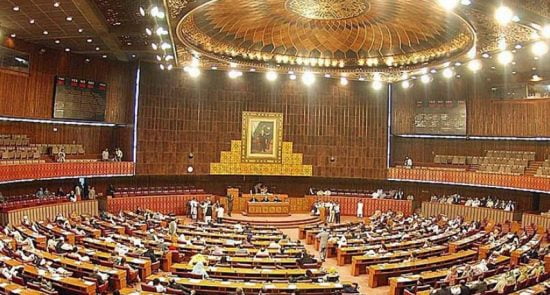 پارلمان پاکستان 550x295 - آیا پارلمان پاکستان بار دیگر توسط دولت این کشور نادیده گرفته می شود؟