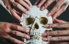 استخوان 226x145 - کشف استخوان‌های 187 نفر در ورزشگاه ملی توکیوی جاپان