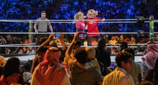 کشتی کج عربستان2 550x295 - بی کفایتی سعودی‌ها در برگزاری مسابقات کشتی‌کج (WWE)