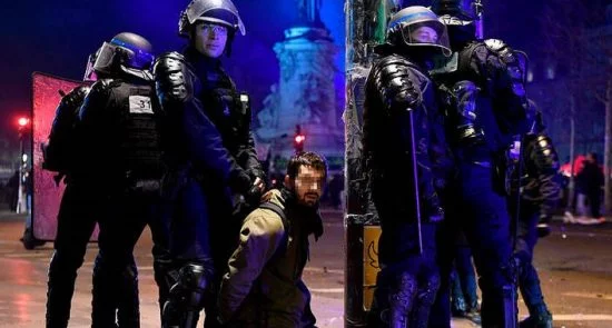 انتقاد نماینده گان پولند از برخورد مستبدانه پولیس فرانسه با معترضان