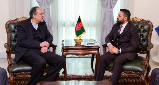 دیدار معین همکاری های اقتصادی وزارت امور خارجه با سفیر ایران در کابل
