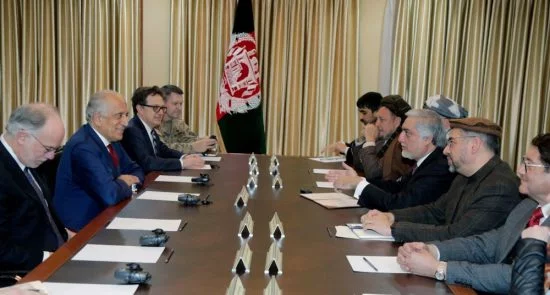 دیدار رییس اجراییه حکومت وحدت ملی با نماینده امریکا در امور صلح افغانستان