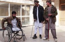 معلولین 226x145 - ابراز نگرانی دیدبان حقوق بشر از عدم دسترسی افراد دارای معلولیت به کمک‌های بشری