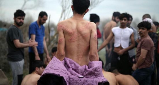 پناهجویان یونان 1 550x295 - اقدام غیر انسانی ترکیه علیه پناهجویان افغان + تصویر