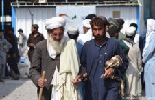 مهاجرین افغان 226x145 - آغاز توزیع مساعدت‌ های نقدی برای مهاجرین افغان در پاکستان