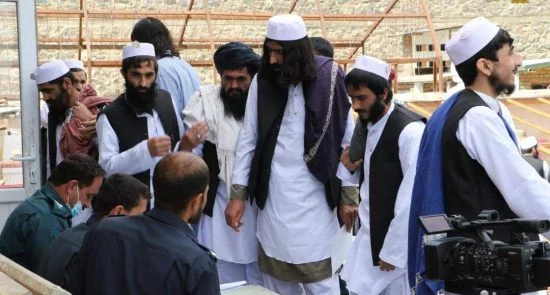 پیام عباس ستانکزی درباره زمان آزادی ۷ هزار زندانی دیگر طالبان