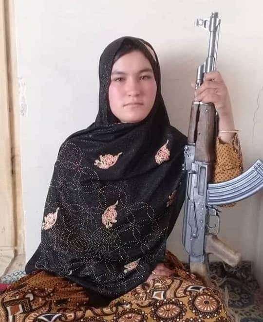 قمر گل2 - دختر جوانی که طالبان را فراری داد + تصاویر