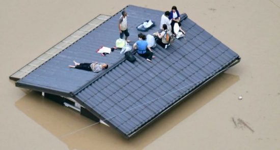 جاری شدن سیلاب های مرگبار در جنوب جاپان