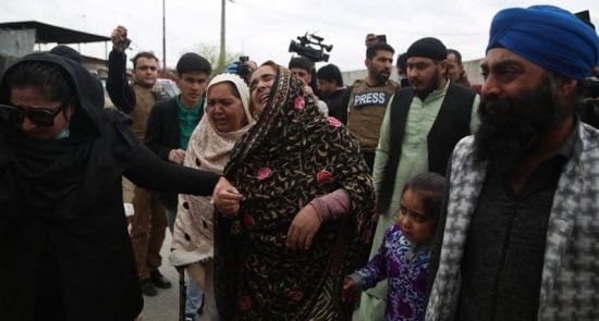 سیک‌ 550x295 - اعطای شهروندی هند به بازمانده گان حمله به عبادتگاه سیک‌ها در کابل